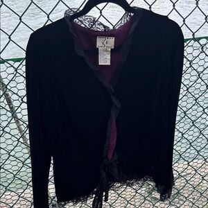 Ice vintage Black Lace Trimmed top. M